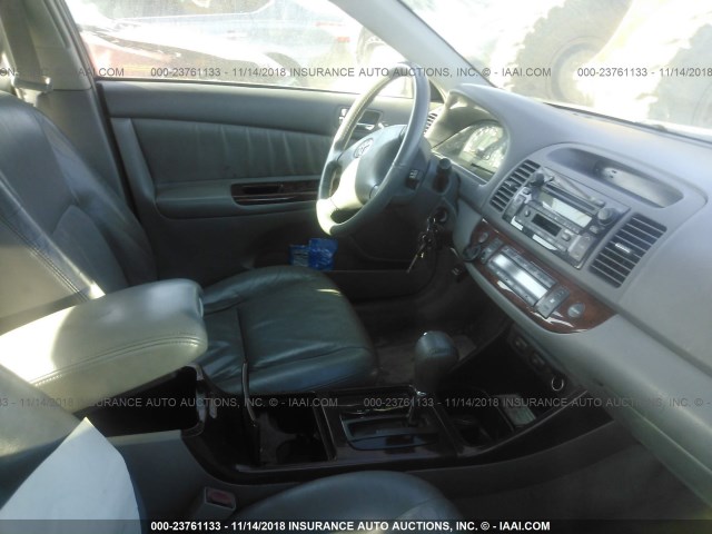 4T1BF30K13U059271 - 2003 TOYOTA CAMRY LE/XLE/SE BLACK photo 5