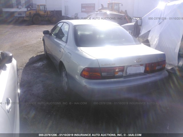 JT8BF28G6W0096504 - 1998 LEXUS ES 300 GRAY photo 3