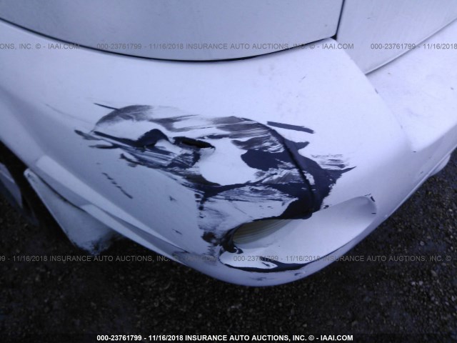 5Y2SL62804Z419022 - 2004 PONTIAC VIBE WHITE photo 6