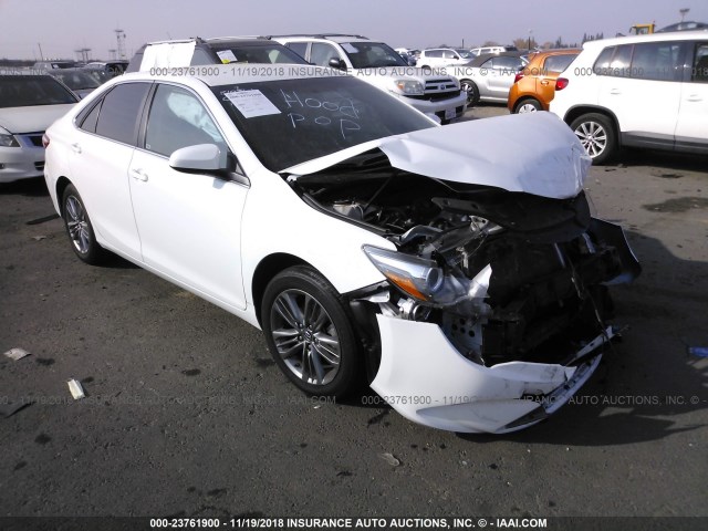 4T1BF1FK1HU303097 - 2017 TOYOTA CAMRY LE/XLE/SE/XSE WHITE photo 1