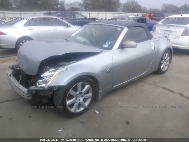 JN1AZ36A85M754083 - 2005 NISSAN 350Z ROADSTER SILVER photo 2