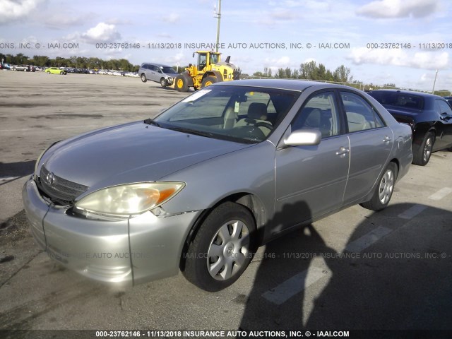 4T1BE32K63U204210 - 2003 TOYOTA CAMRY LE/XLE/SE SILVER photo 2