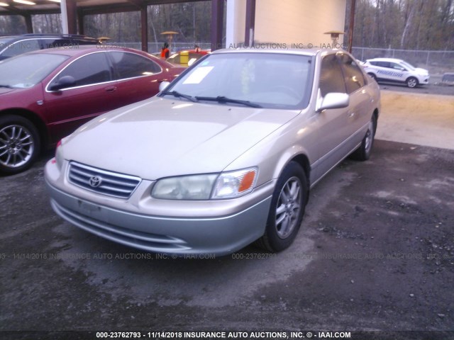 JT2BF28K610318854 - 2001 TOYOTA CAMRY LE/XLE 金色 照片 2