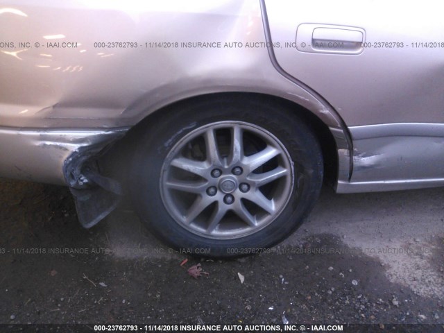 JT2BF28K610318854 - 2001 TOYOTA CAMRY LE/XLE 金色 照片 6