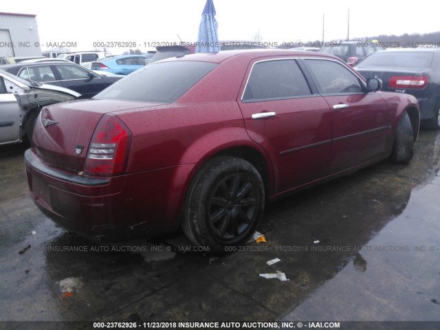 2C3KA63H07H897194 - 2007 CHRYSLER 300C RED photo 4