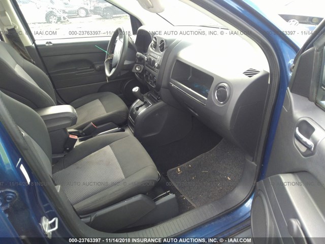 1J4FT47B49D133957 - 2009 JEEP COMPASS SPORT BLUE photo 5