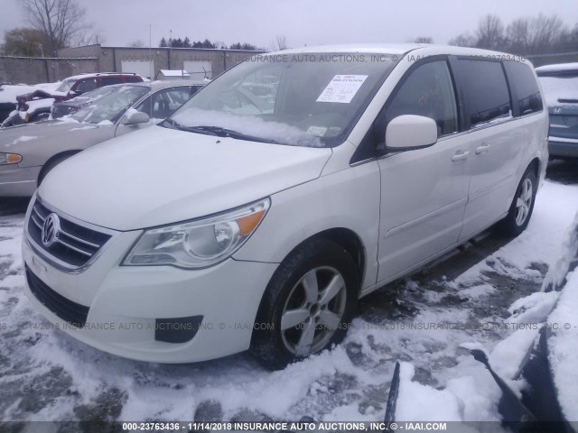 2V8HW34179R599685 - 2009 VOLKSWAGEN ROUTAN SE WHITE photo 2