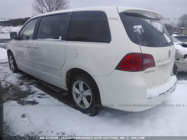 2V8HW34179R599685 - 2009 VOLKSWAGEN ROUTAN SE WHITE photo 3