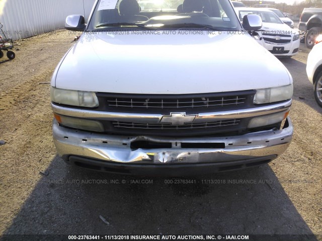 2GCEC19V411208874 - 2001 CHEVROLET SILVERADO C1500 WHITE photo 6