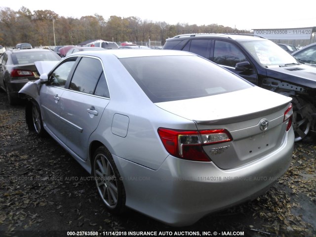 4T1BF1FK3CU166768 - 2012 TOYOTA CAMRY SE/LE/XLE 银色 照片 3