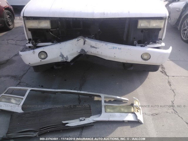 3GKFK16R0TG519229 - 1996 GMC SUBURBAN K1500 WHITE photo 6