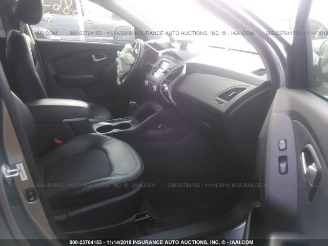 KM8JUCAC6CU397435 - 2012 HYUNDAI TUCSON GLS/LIMITED 银色 照片 5