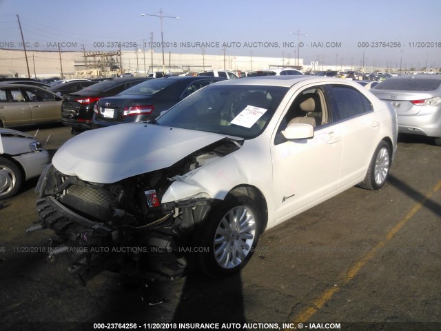 3FADP0L33CR206183 - 2012 FORD FUSION HYBRID WHITE photo 2