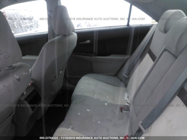 4T1BF1FK3DU265558 - 2013 TOYOTA CAMRY L/SE/LE/XLE ვერცხლისფერი ფოტო 8