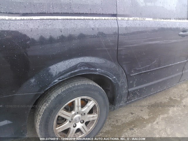 2A8HR54PX8R727704 - 2008 CHRYSLER TOWN & COUNTRY TOURING BLACK photo 6