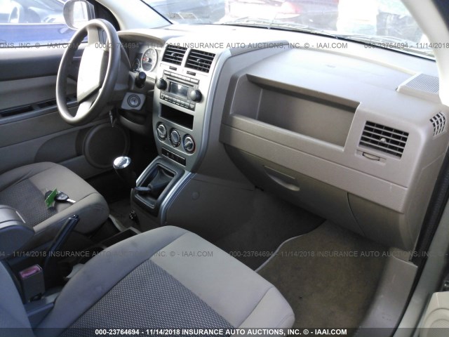 1J8FF47WX7D194767 - 2007 JEEP COMPASS GOLD photo 5