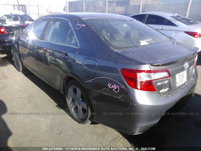 4T1BF1FK1EU419606 - 2014 TOYOTA CAMRY L/SE/LE/XLE 灰色 照片 3