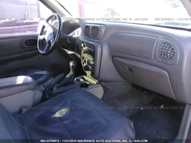 1GNDS13S442376815 - 2004 CHEVROLET TRAILBLAZER LS/LT RED photo 5