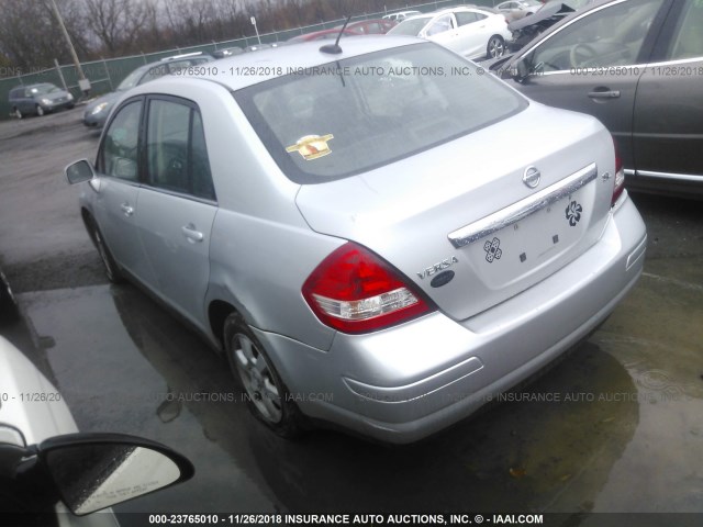 3N1BC11E17L395550 - 2007 NISSAN VERSA S/SL SILVER photo 3