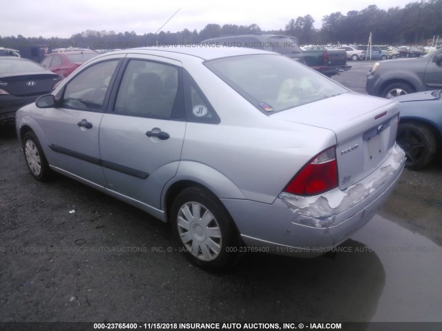 1FAFP34NX5W111596 - 2005 FORD FOCUS ZX4 SILVER photo 3