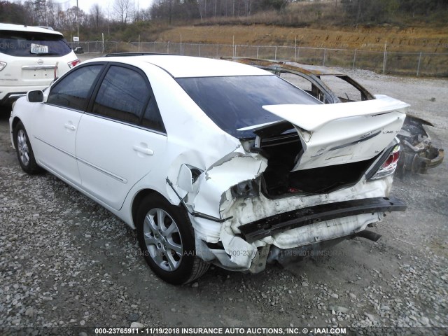 4T1BF30K55U615939 - 2005 TOYOTA CAMRY LE/XLE/SE WHITE photo 3