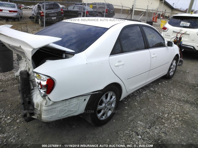 4T1BF30K55U615939 - 2005 TOYOTA CAMRY LE/XLE/SE WHITE photo 4