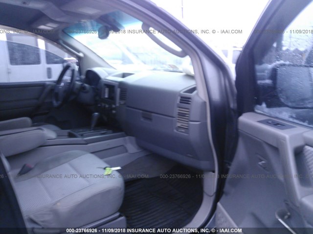 5N1AA08B94N708260 - 2004 NISSAN ARMADA SE/LE GRAY photo 5