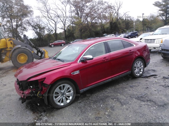 1FAHP2FW8AG159014 - 2010 FORD TAURUS LIMITED RED photo 2