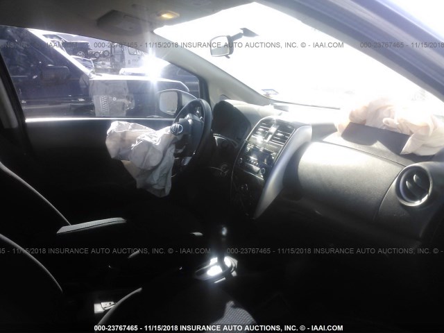3N1CE2CP0FL433173 - 2015 NISSAN VERSA NOTE S/S PLUS/SV/SL/SR GRAY photo 5