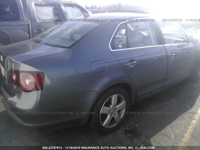 3VWRM71K98M153549 - 2008 VOLKSWAGEN JETTA SE/SEL GRAY photo 4