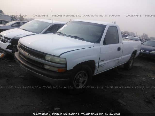 1GCEC14W0YE233456 - 2000 CHEVROLET SILVERADO C1500 WHITE photo 2