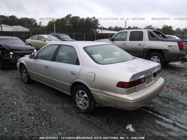 4T1BG22KXVU772404 - 1997 TOYOTA CAMRY CE/LE/XLE BEIGE photo 3