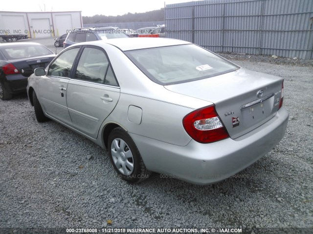 4T1BE32K03U774977 - 2003 TOYOTA CAMRY LE/XLE/SE SILVER photo 3