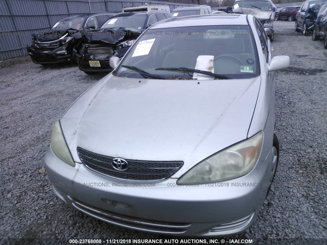 4T1BE32K03U774977 - 2003 TOYOTA CAMRY LE/XLE/SE SILVER photo 6