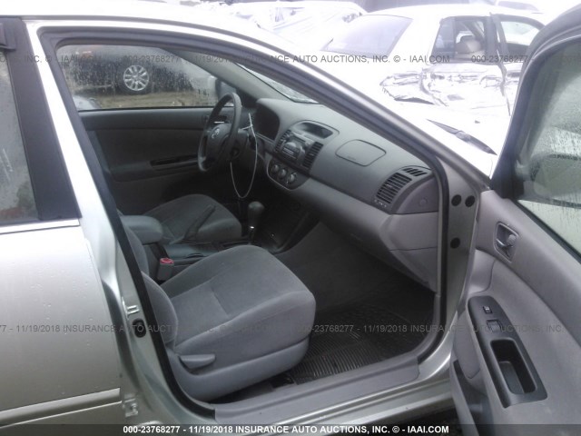 JTDBE32KX63038031 - 2006 TOYOTA CAMRY LE/XLE 银色 照片 5
