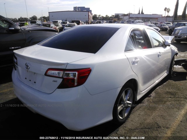 4T1BF1FK5CU563608 - 2012 TOYOTA CAMRY SE/LE/XLE WHITE photo 4