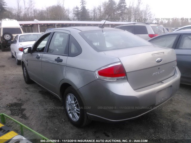 1FAHP35N38W247726 - 2008 FORD FOCUS SE/SEL/SES GRAY photo 3