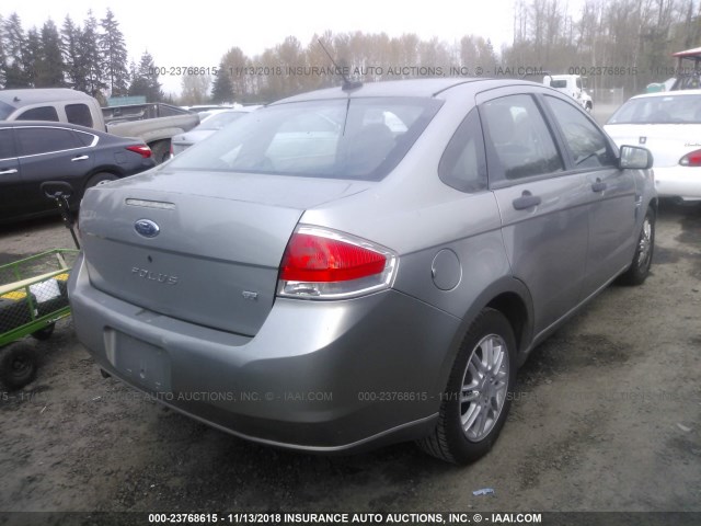 1FAHP35N38W247726 - 2008 FORD FOCUS SE/SEL/SES GRAY photo 4