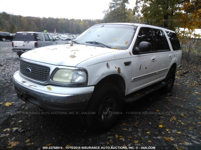 1FMPU16L8YLA41668 - 2000 FORD EXPEDITION XLT WHITE photo 2