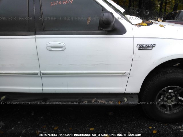 1FMPU16L8YLA41668 - 2000 FORD EXPEDITION XLT WHITE photo 6