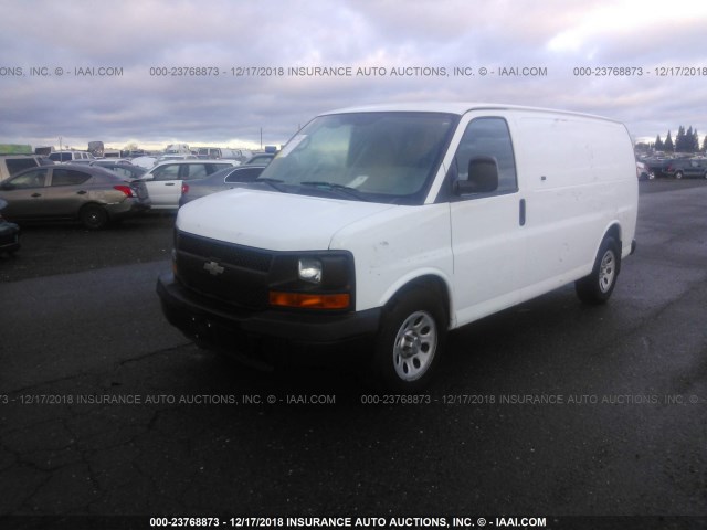 1GCSGAFX9B1136672 - 2011 CHEVROLET EXPRESS G1500  WHITE photo 2