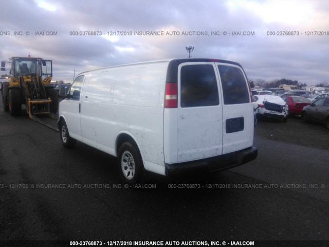 1GCSGAFX9B1136672 - 2011 CHEVROLET EXPRESS G1500  WHITE photo 3