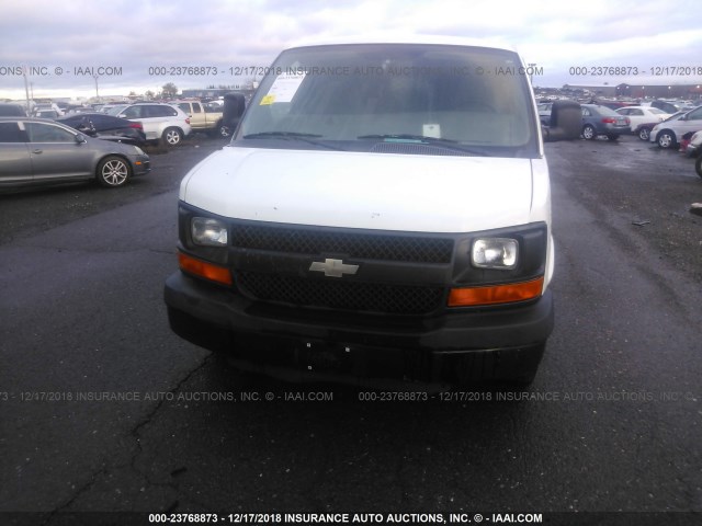 1GCSGAFX9B1136672 - 2011 CHEVROLET EXPRESS G1500  WHITE photo 6