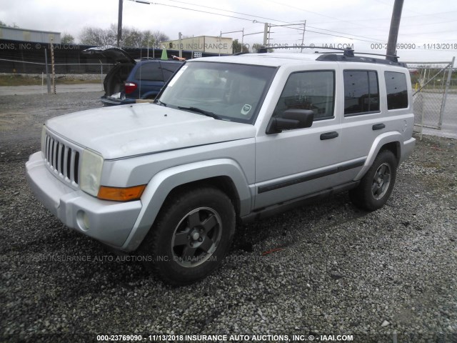 1J8HH48KX6C144700 - 2006 JEEP COMMANDER SILVER photo 2