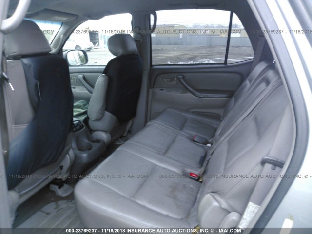 5TDBT44A42S065038 - 2002 TOYOTA SEQUOIA SR5 SILVER photo 8