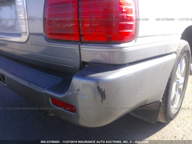 JTJHT00W233528668 - 2003 LEXUS LX 470 SILVER photo 6