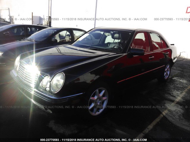 WDBJF55F5VA366873 - 1997 MERCEDES-BENZ E 320 BLACK photo 2