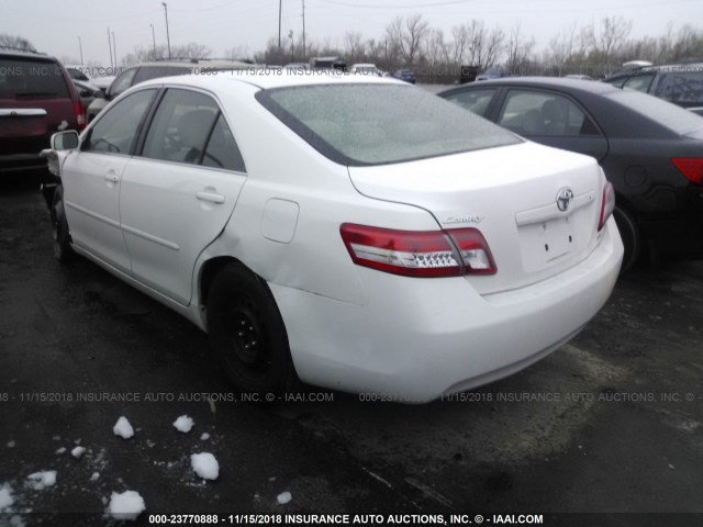 4T4BF3EK6AR067717 - 2010 TOYOTA CAMRY SE/LE/XLE WHITE photo 3