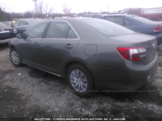 4T1BF1FK1CU543081 - 2012 TOYOTA CAMRY SE/LE/XLE GRAY photo 3