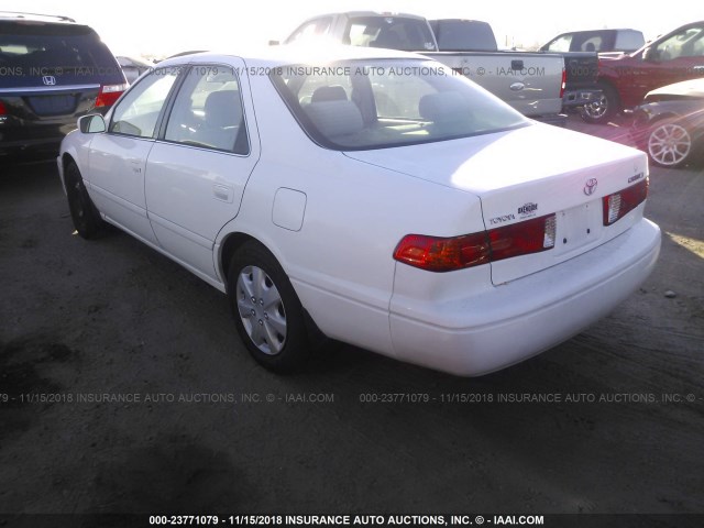 4T1BG22K81U840807 - 2001 TOYOTA CAMRY CE/LE/XLE WHITE photo 3